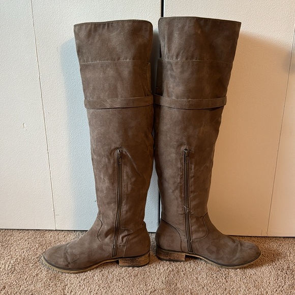 Maurice’s | knee high boot - Picture 2 of 5